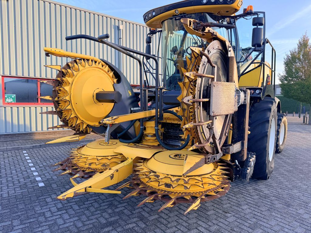 New Holland 60BFI Maisbek (Kemper 460 Plus)