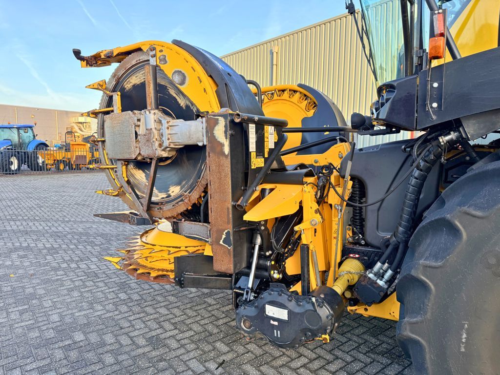 New Holland 60BFI Maisbek (Kemper 460 Plus)