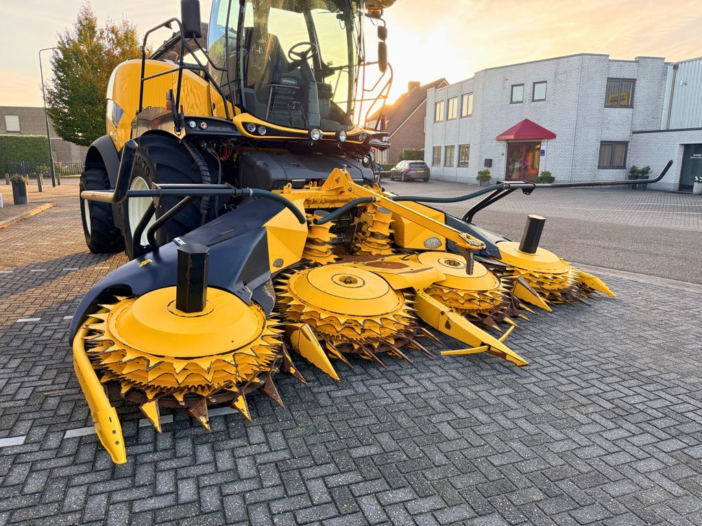 New Holland 60BFI Maisbek (Kemper 460 Plus)
