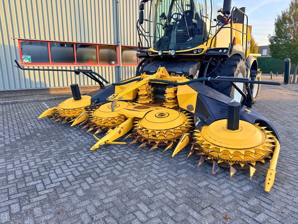 New Holland 60BFI Maisbek (Kemper 460 Plus)