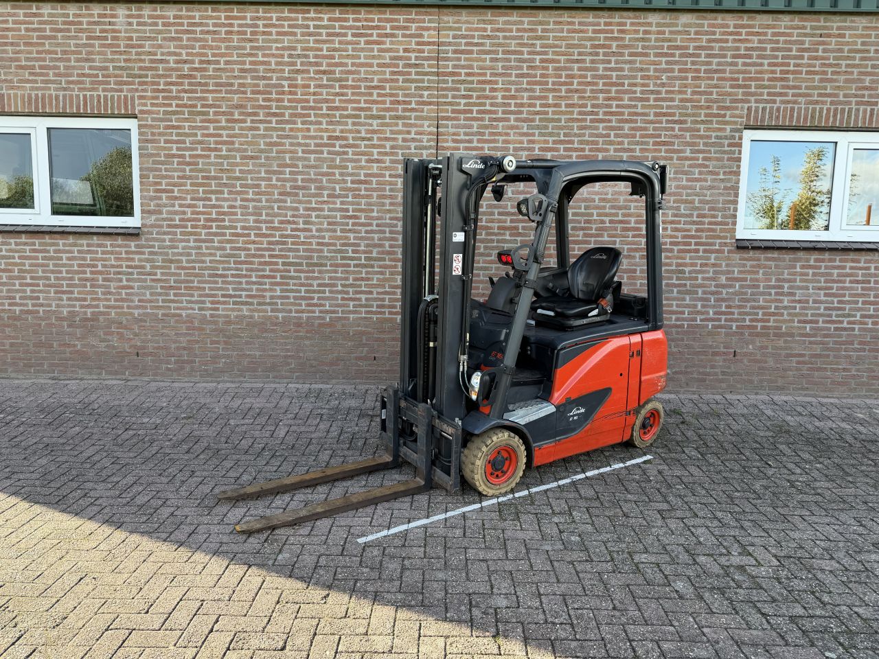 Linde E16PH-02 heftruck