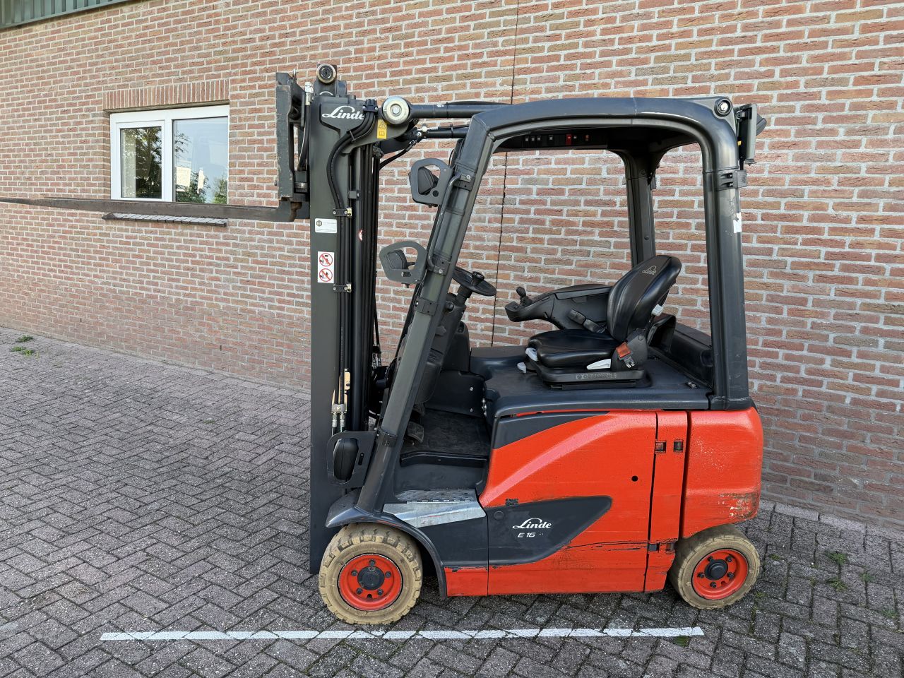 Linde E16PH-02 heftruck