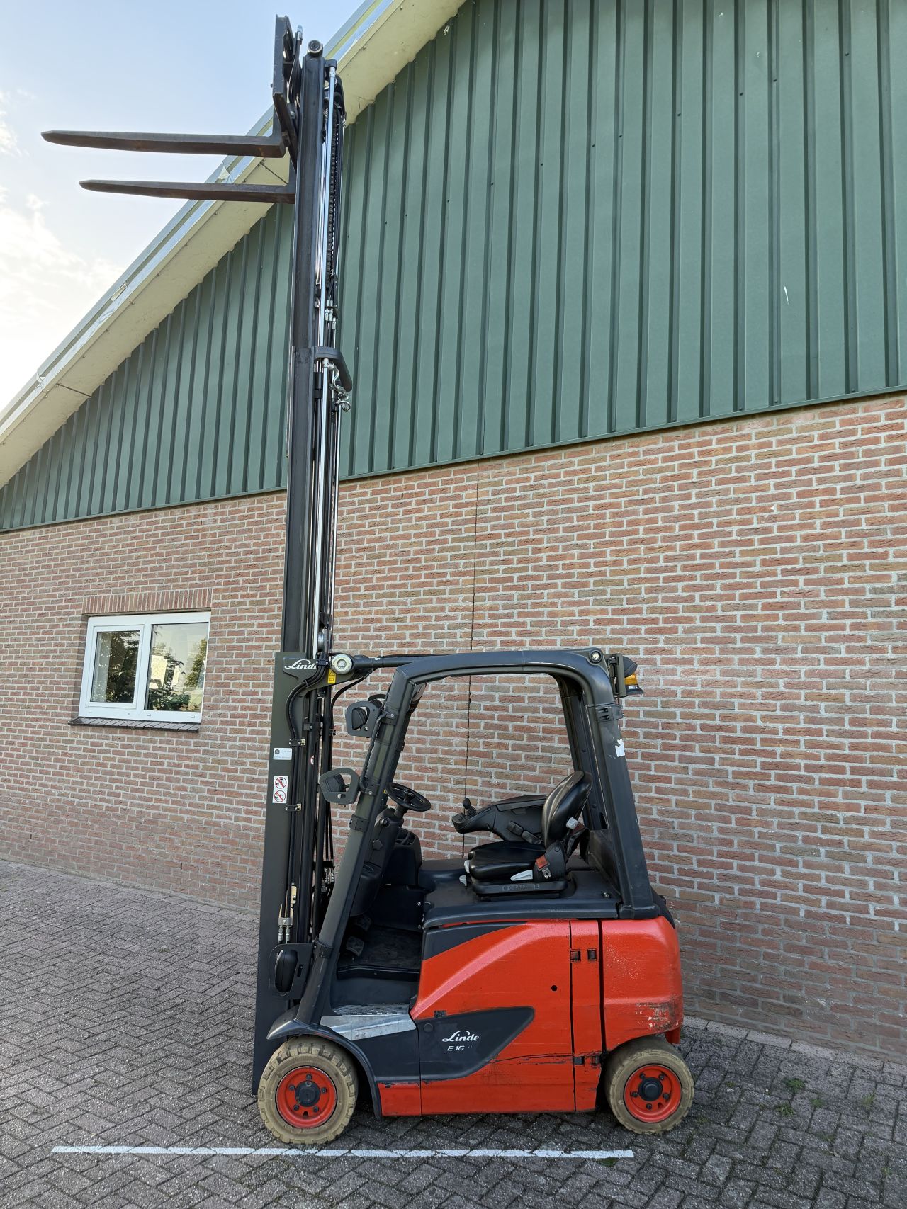 Linde E16PH-02 heftruck