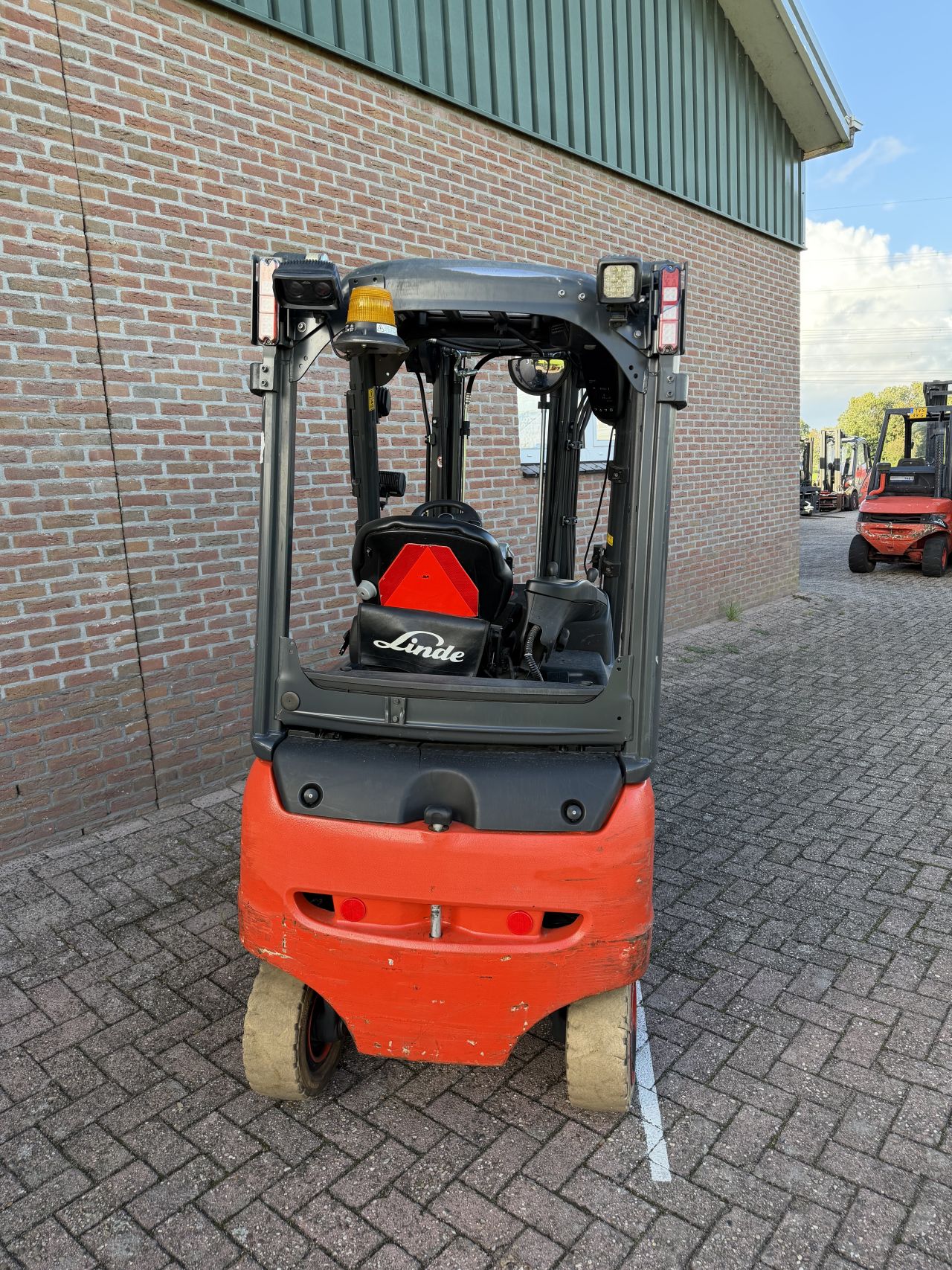Linde E16PH-02 heftruck