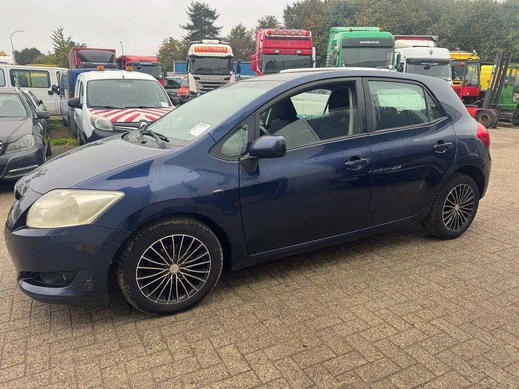Toyota Auris **5DOORS-AC**