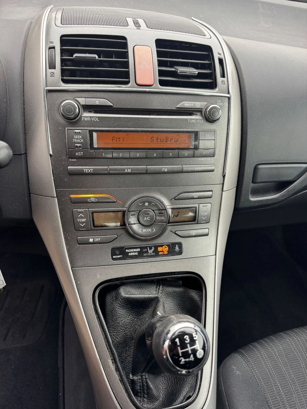 Toyota Auris **5DOORS-AC**