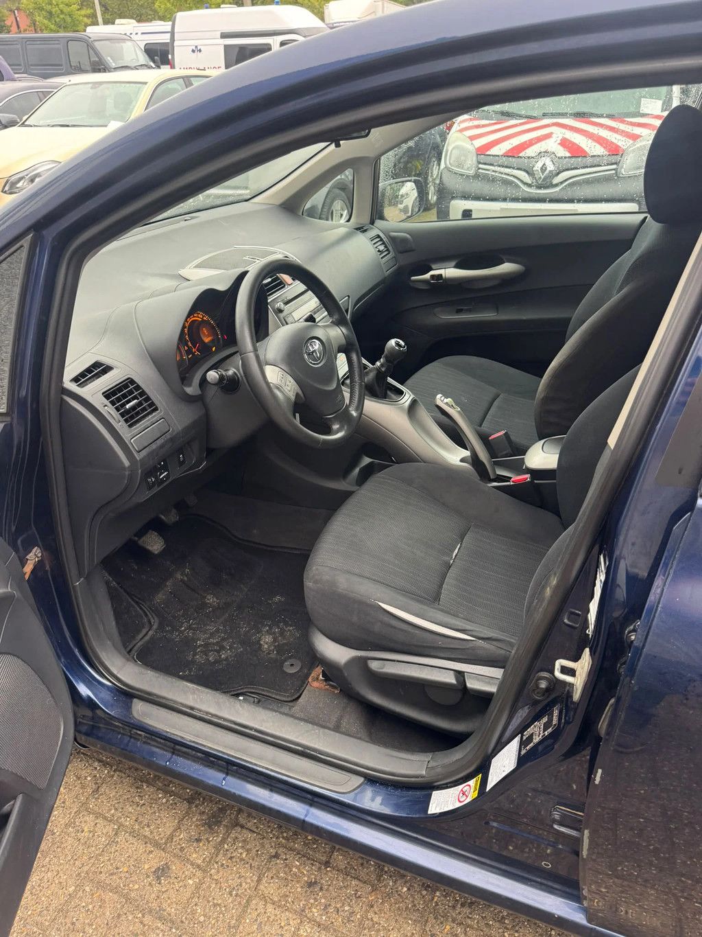 Toyota Auris **5DOORS-AC**
