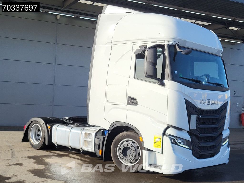 Iveco S-Way 460 4X2 Mega 2x Tanks Standklima Navi ACC