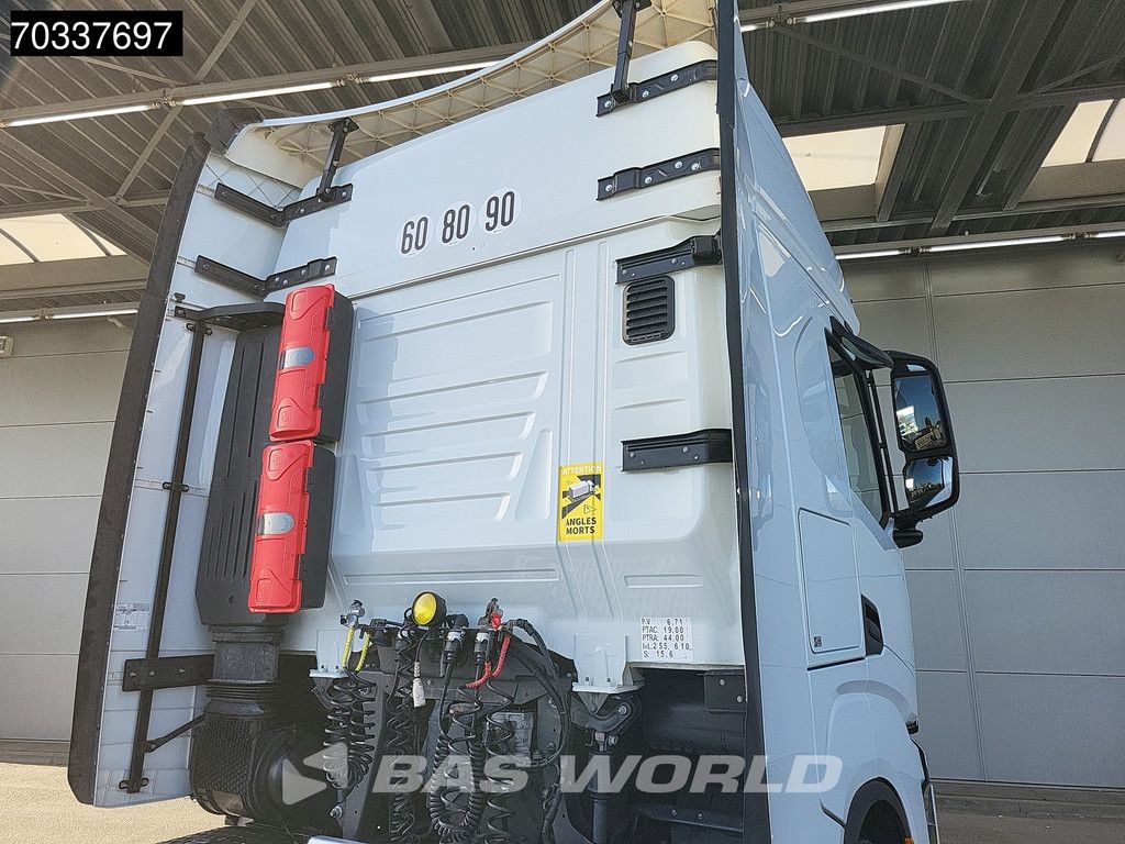 Iveco S-Way 460 4X2 Mega 2x Tanks Standklima Navi ACC