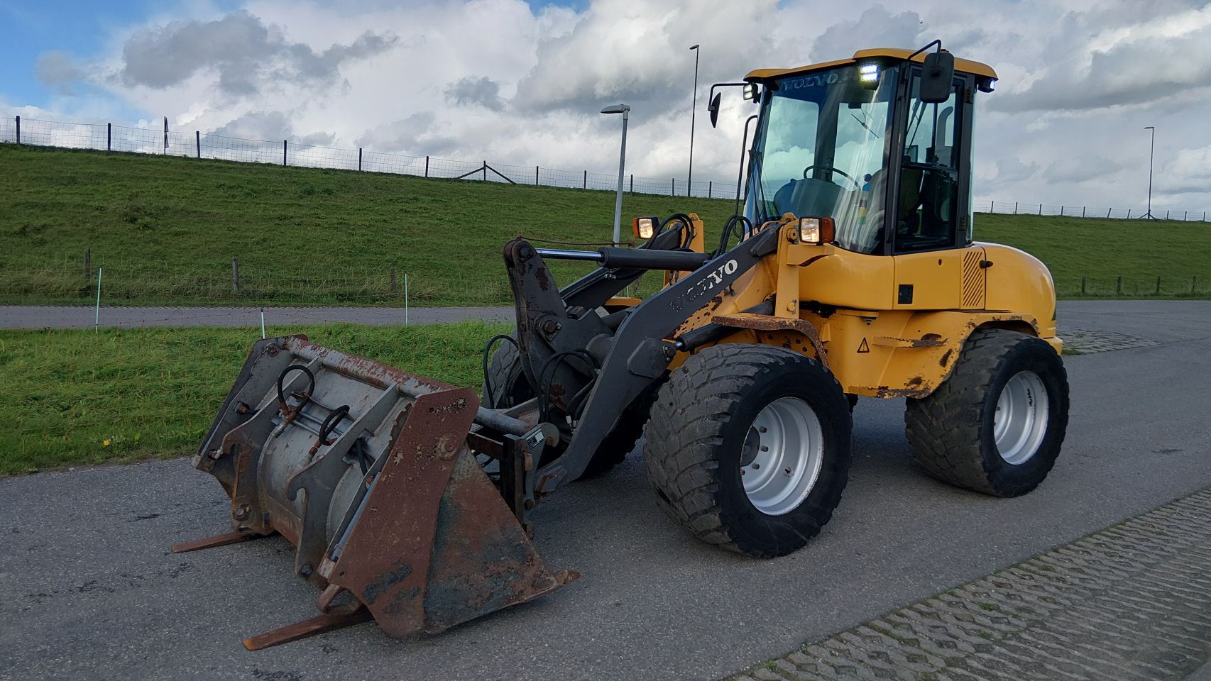 Nette volvo L30B-pro shovel met kenteken (bj2007)