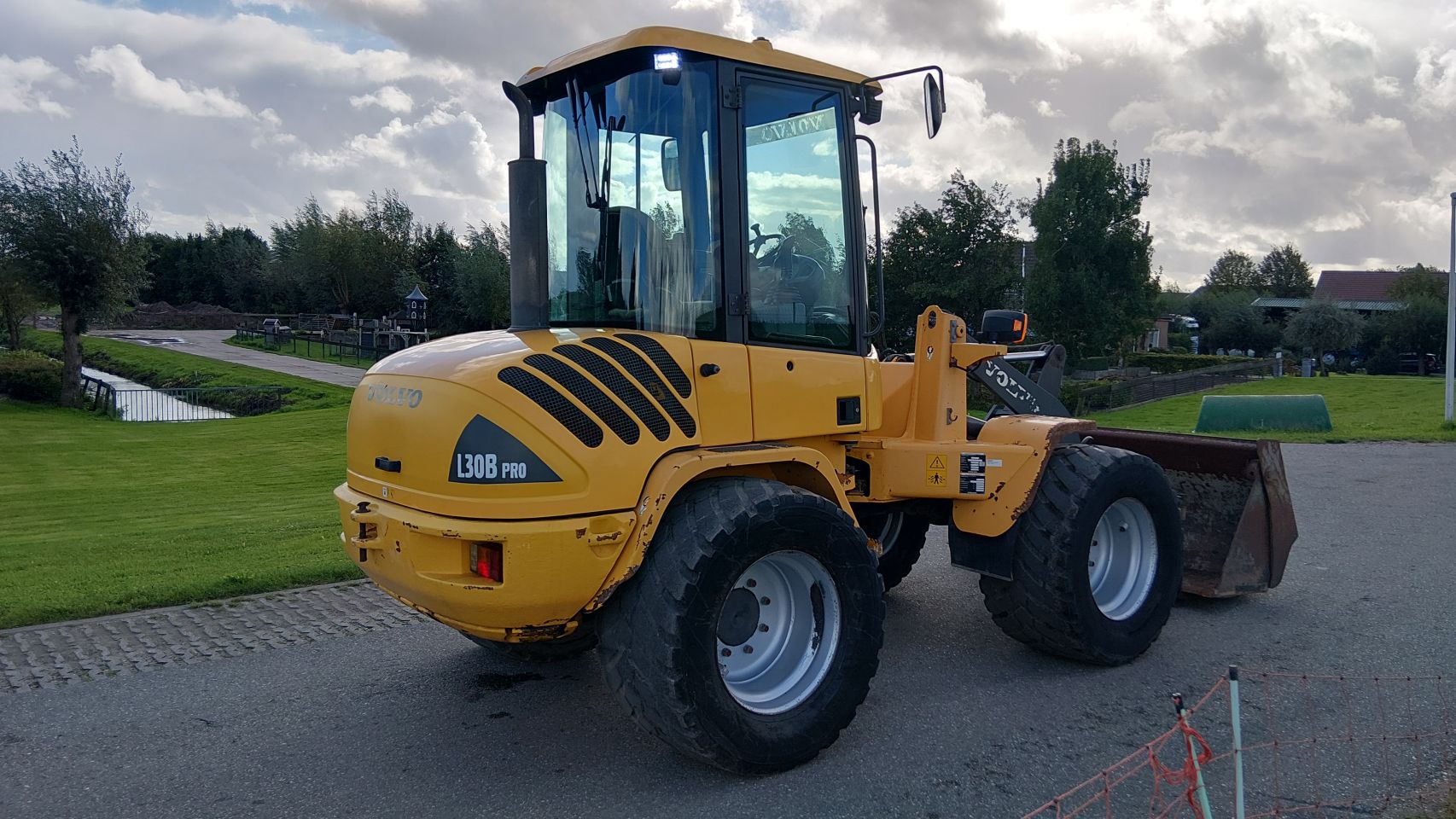 Nette volvo L30B-pro shovel met kenteken (bj2007)