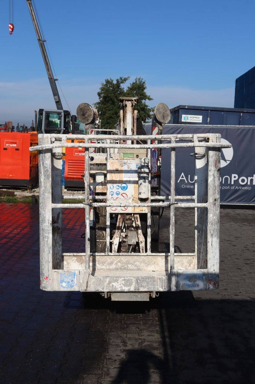 Articulated Boom Lift Oil&Steel Octopussy 1405 Electric+Petrol 14m 2005