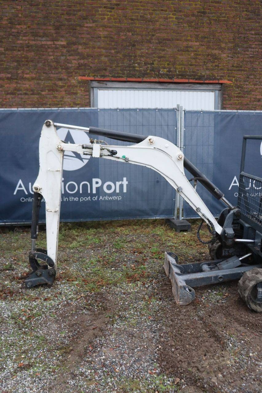 Mini excavator Bobcat E16 Diesel 10.2kW 2013