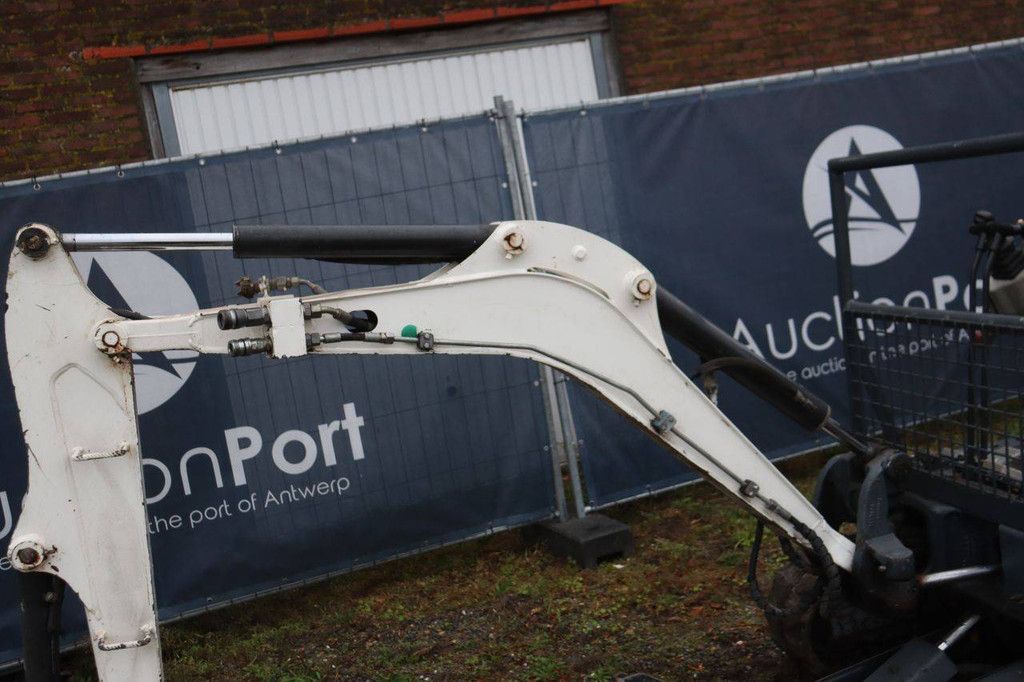 Mini excavator Bobcat E16 Diesel 10.2kW 2013