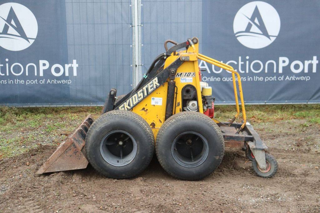 Skidster M10X Petrol Skidster Loader