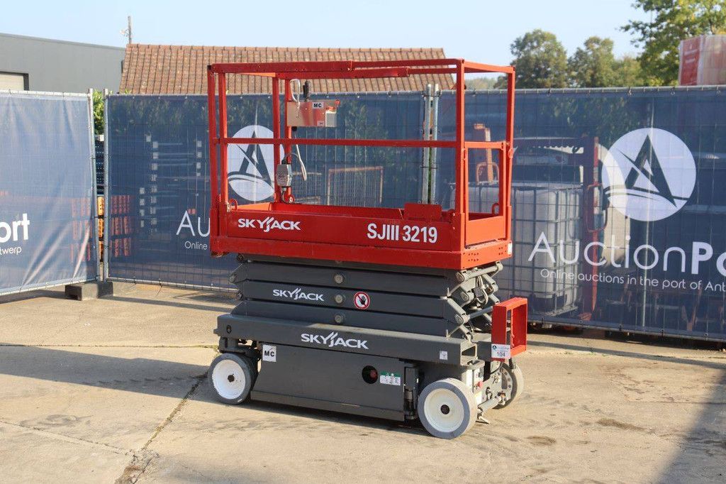 Skyjack SJIII-3219 Elektrische Scherenbühne 250 kg 7,8 m 2019