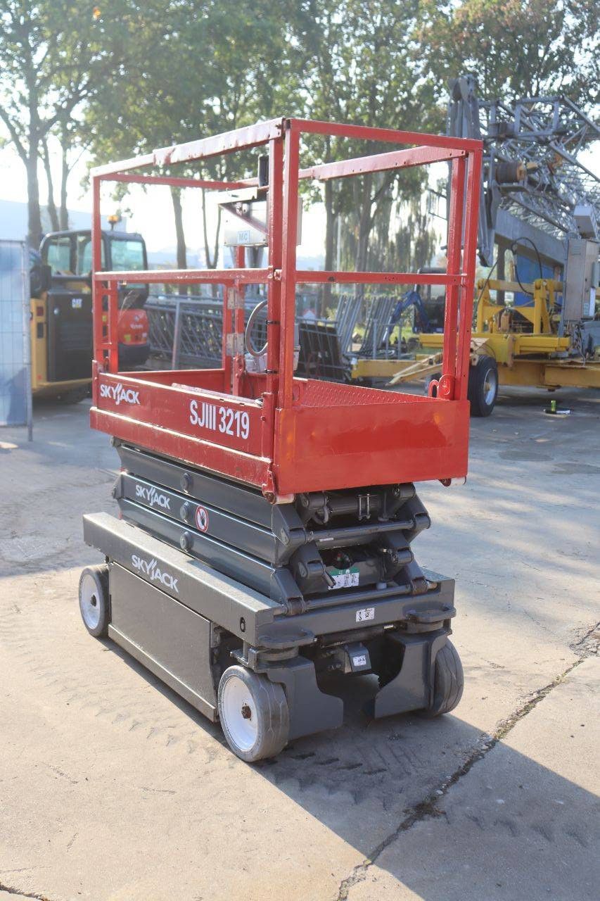 Skyjack SJIII-3219 Elektrische Scherenbühne 250 kg 7,8 m 2019