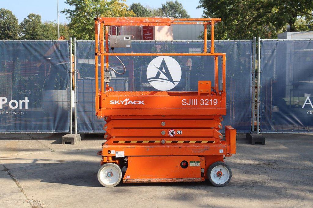 Skyjack SJIII-3219 Elektrische Scherenbühne 227 kg 7,8 m 2015