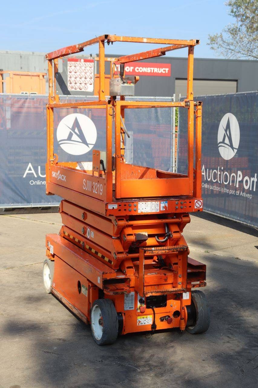 Skyjack SJIII-3219 Elektrische Scherenbühne 227 kg 7,8 m 2015