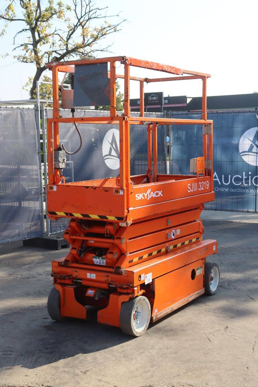 Skyjack SJIII-3219 Elektrische Scherenbühne 227 kg 7,8 m 2015