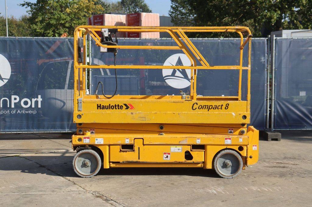 Haulotte Compact 8 Elektrische Scherenbühne 350 kg 8,2 m