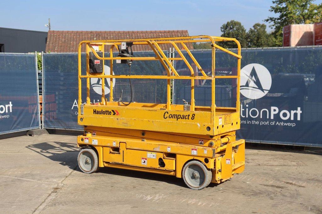 Haulotte Compact 8 Elektrische Scherenbühne 350 kg 8,2 m