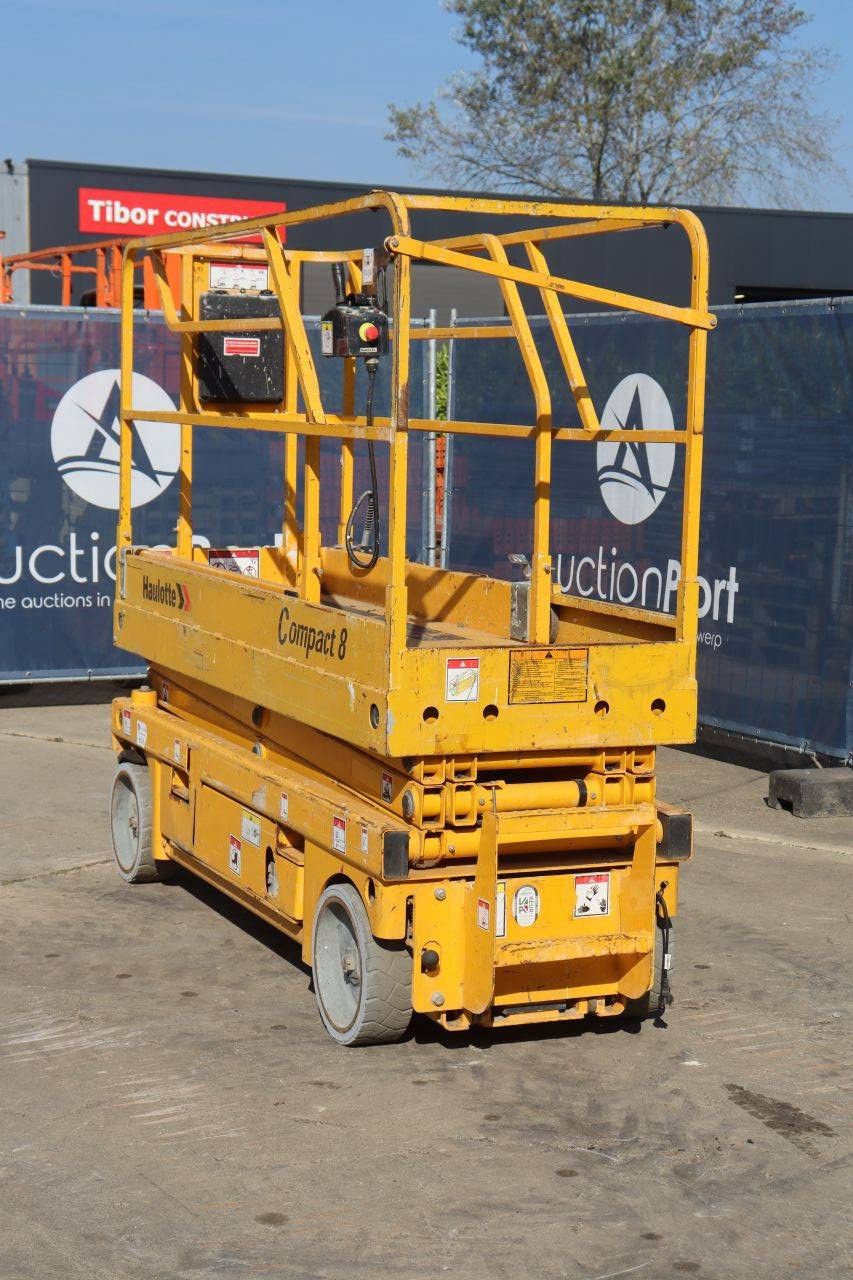 Haulotte Compact 8 Elektrische Scherenbühne 350 kg 8,2 m