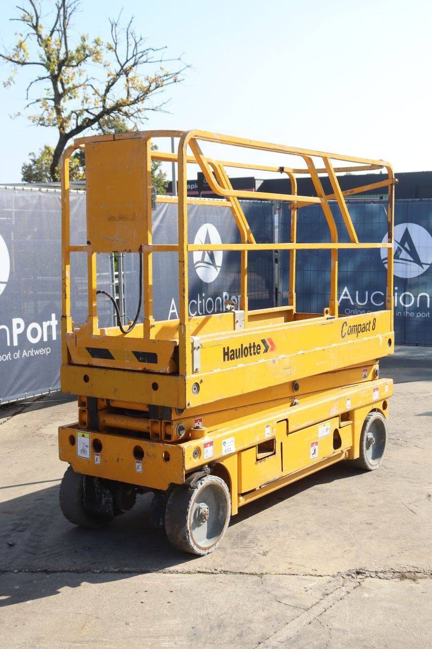 Haulotte Compact 8 Elektrische Scherenbühne 350 kg 8,2 m