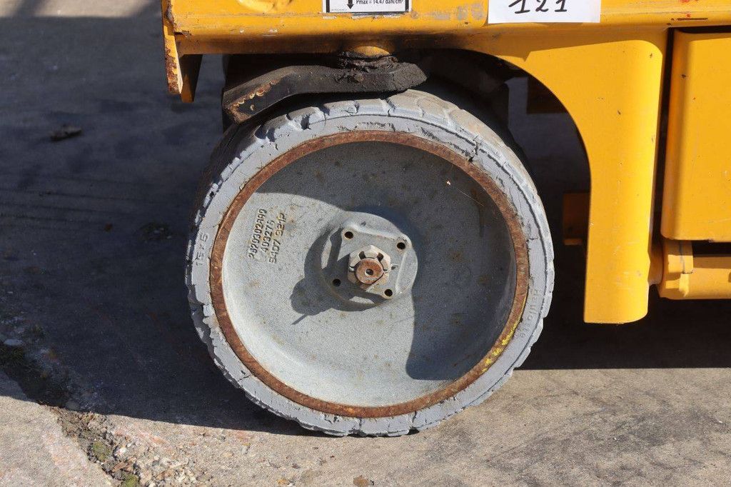 Haulotte Compact 8 Elektrische Scherenbühne 350 kg 8,2 m