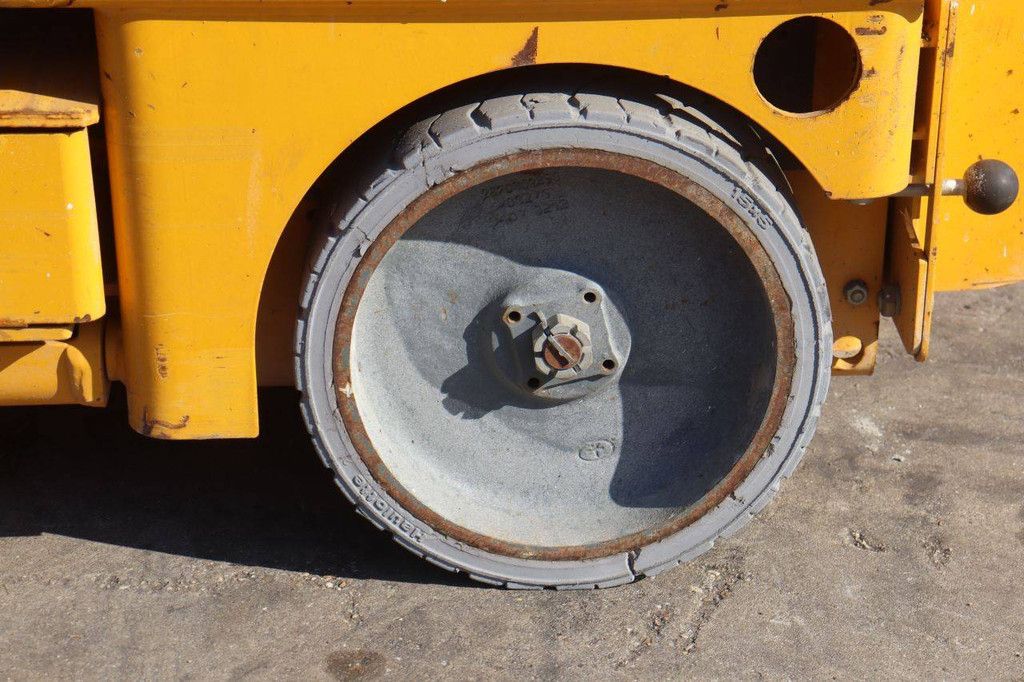 Haulotte Compact 8 Elektrische Scherenbühne 350 kg 8,2 m