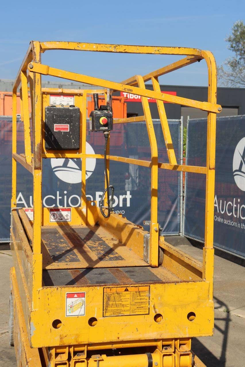 Haulotte Compact 8 Elektrische Scherenbühne 350 kg 8,2 m