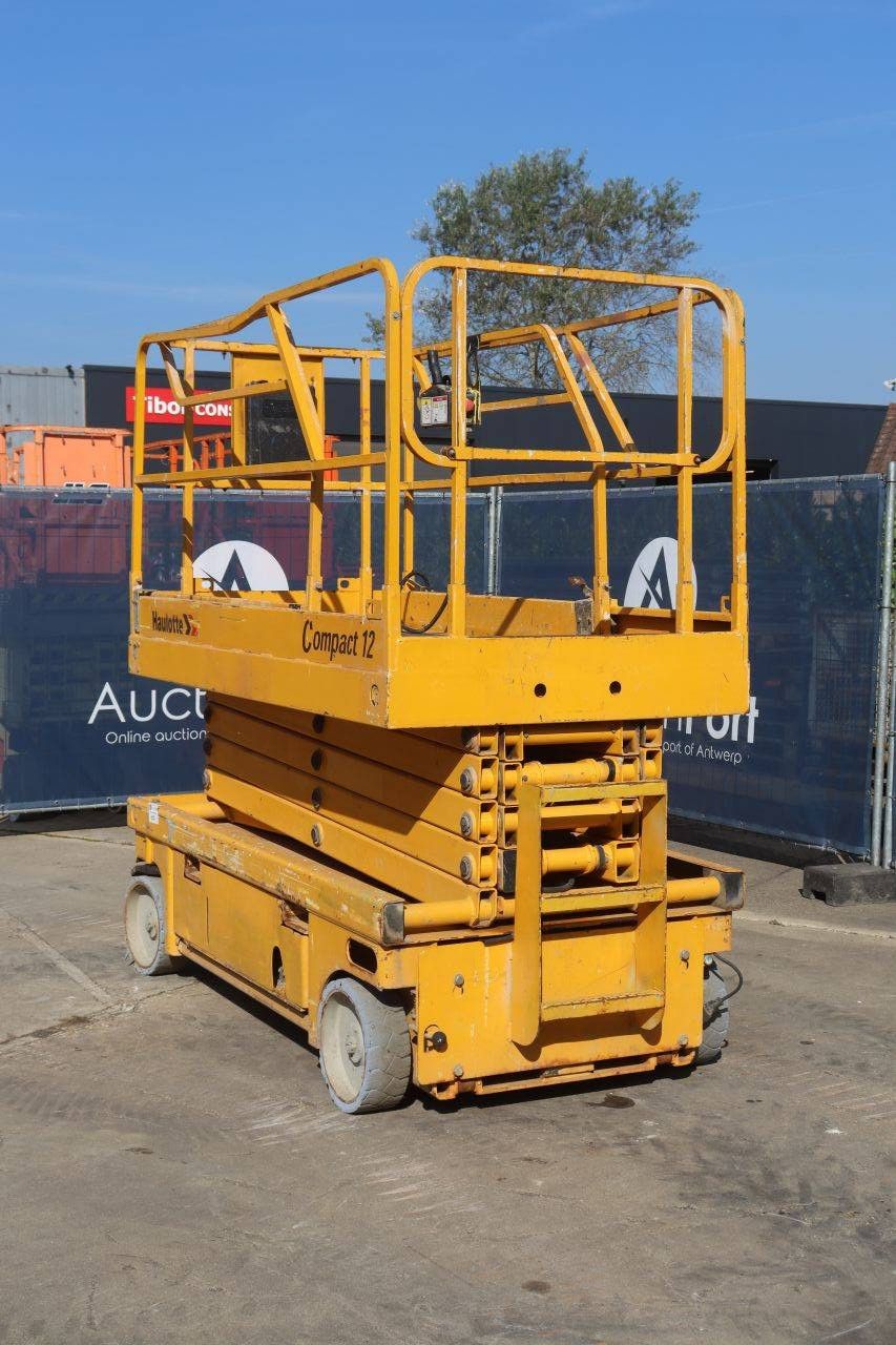 Scissor Lift Haulotte Compact 12 Electric 300kg 12m 2008