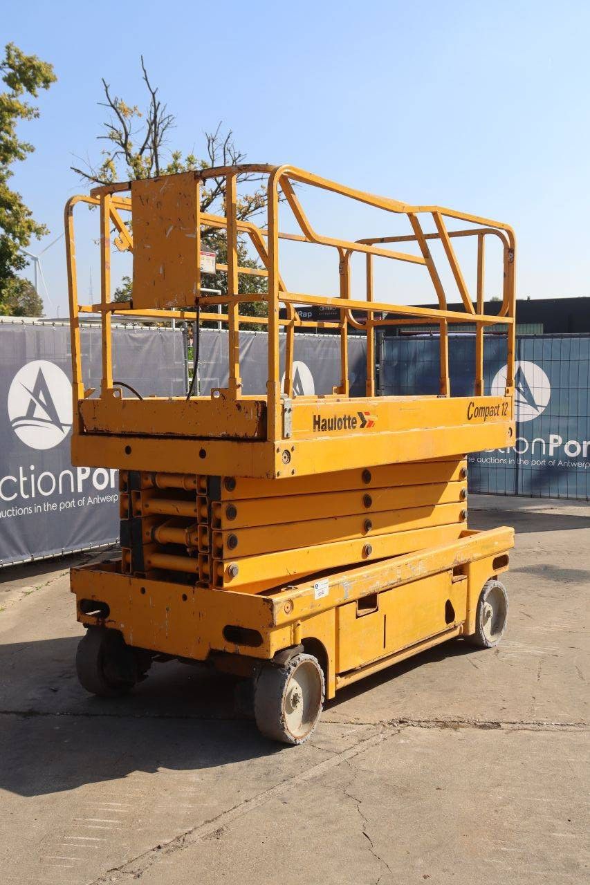 Scissor Lift Haulotte Compact 12 Electric 300kg 12m 2008