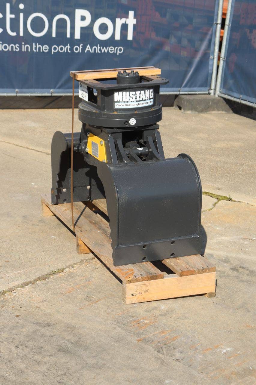 Mustang GRP150CH 2026 Sortierung Greifen Neu