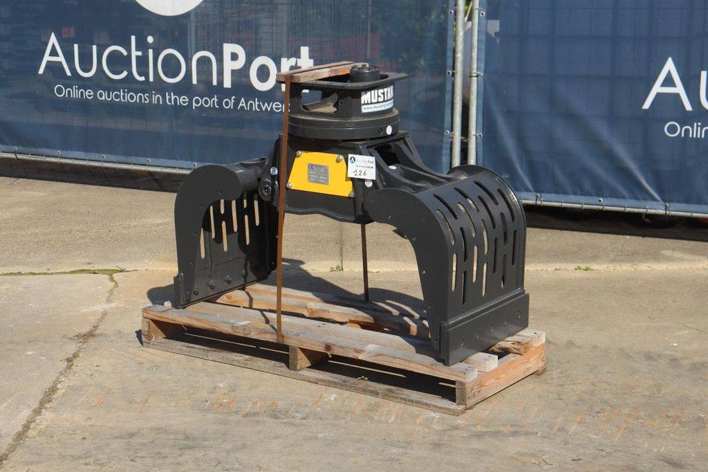 Mustang GRP250 2026 Sortierung Greifen Neu