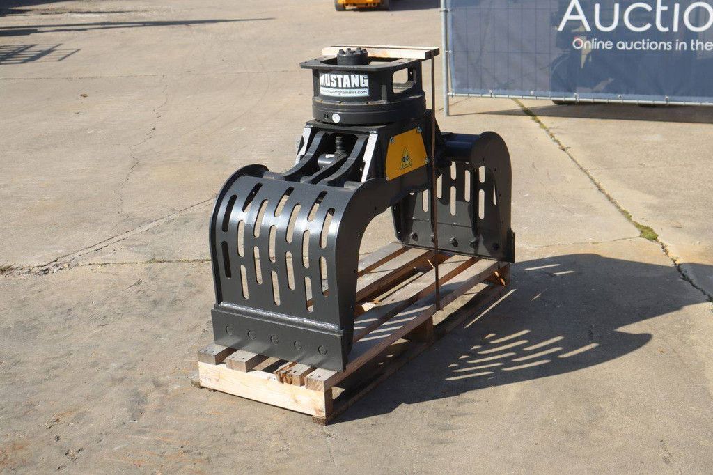 Mustang GRP250 2026 Sortierung Greifen Neu
