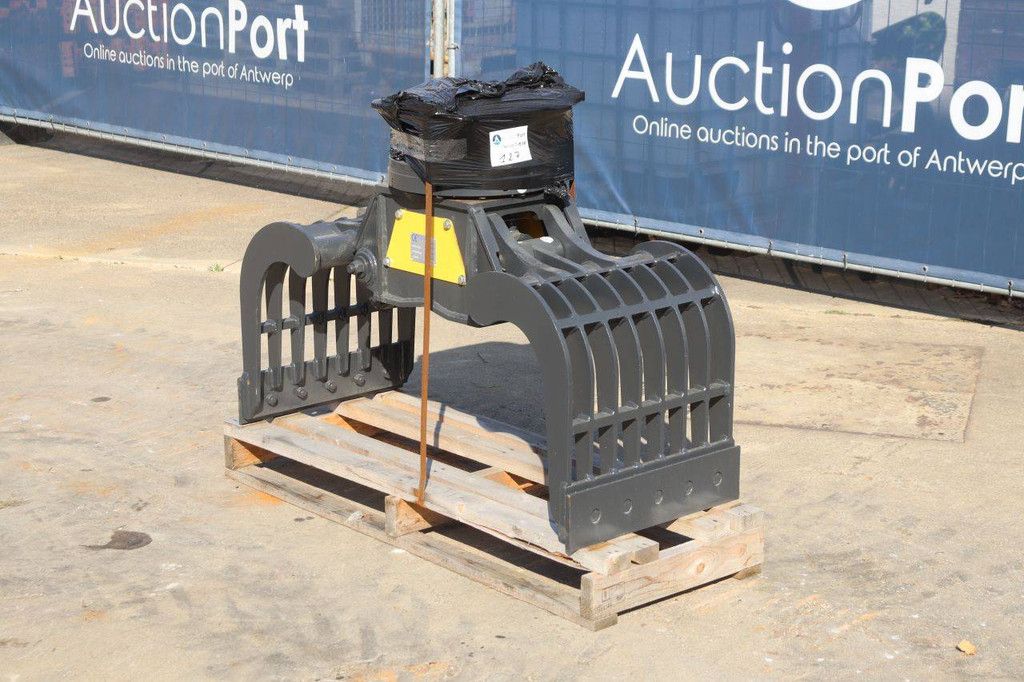 Mustang GRP250D 2026 Sortierung Greifen Neu