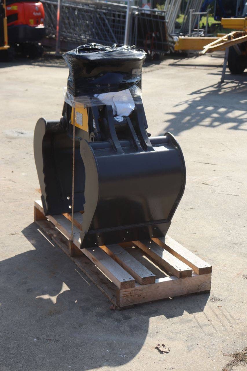 Mustang GRP250CH 2026 Sorting Grab New
