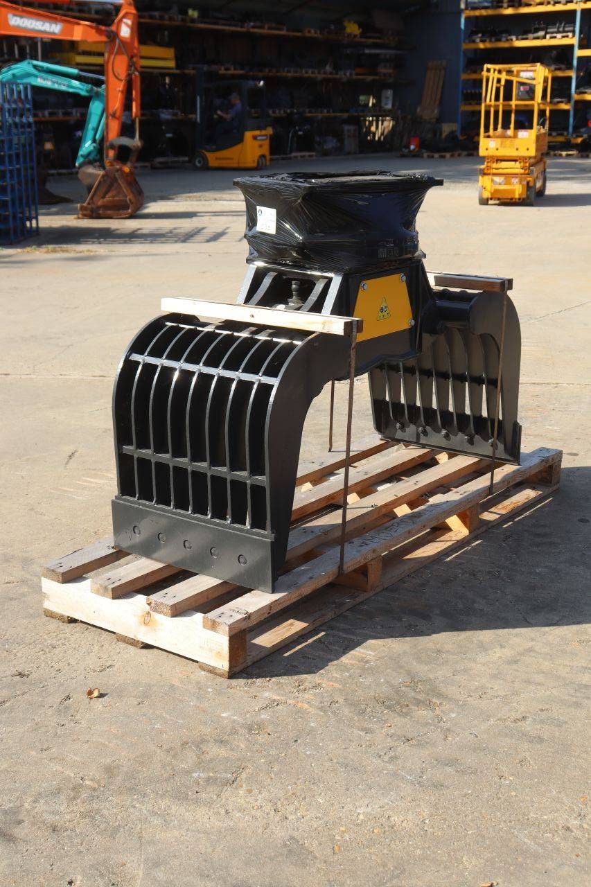 Mustang GRP450D 2026 Sorting Grab New