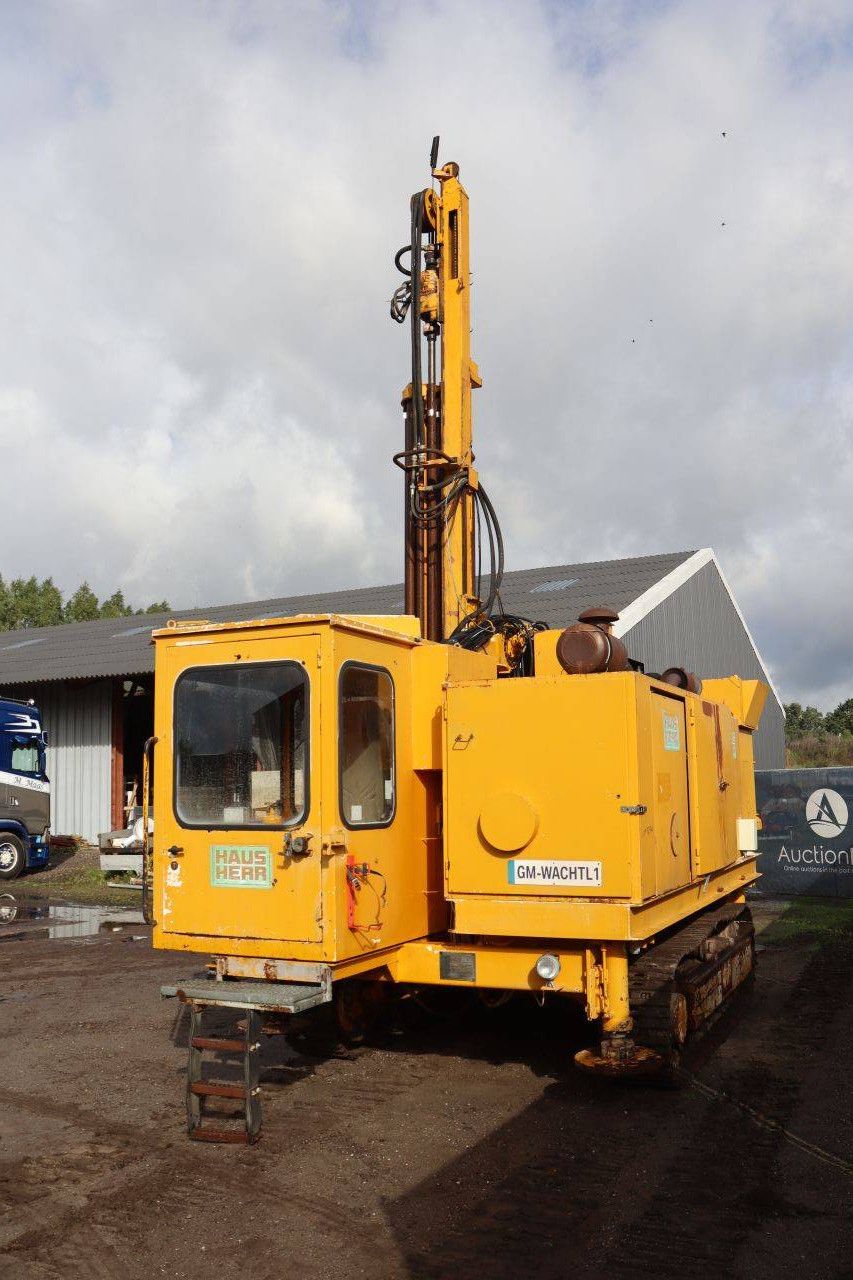 Crawler drilling rig Hausherr HBM 60-R6 Diesel 104kW 1992
