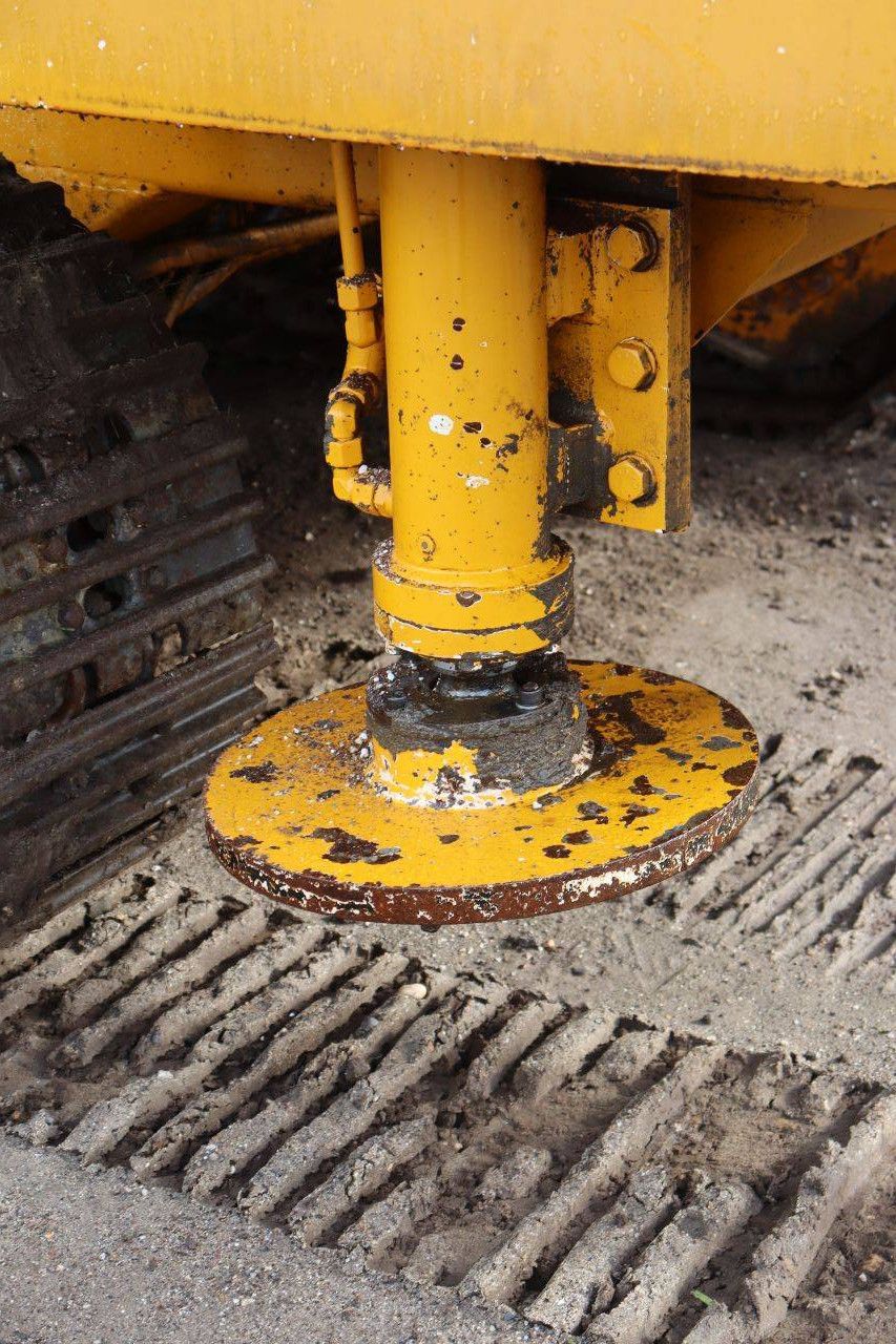 Crawler drilling rig Hausherr HBM 60-R6 Diesel 104kW 1992