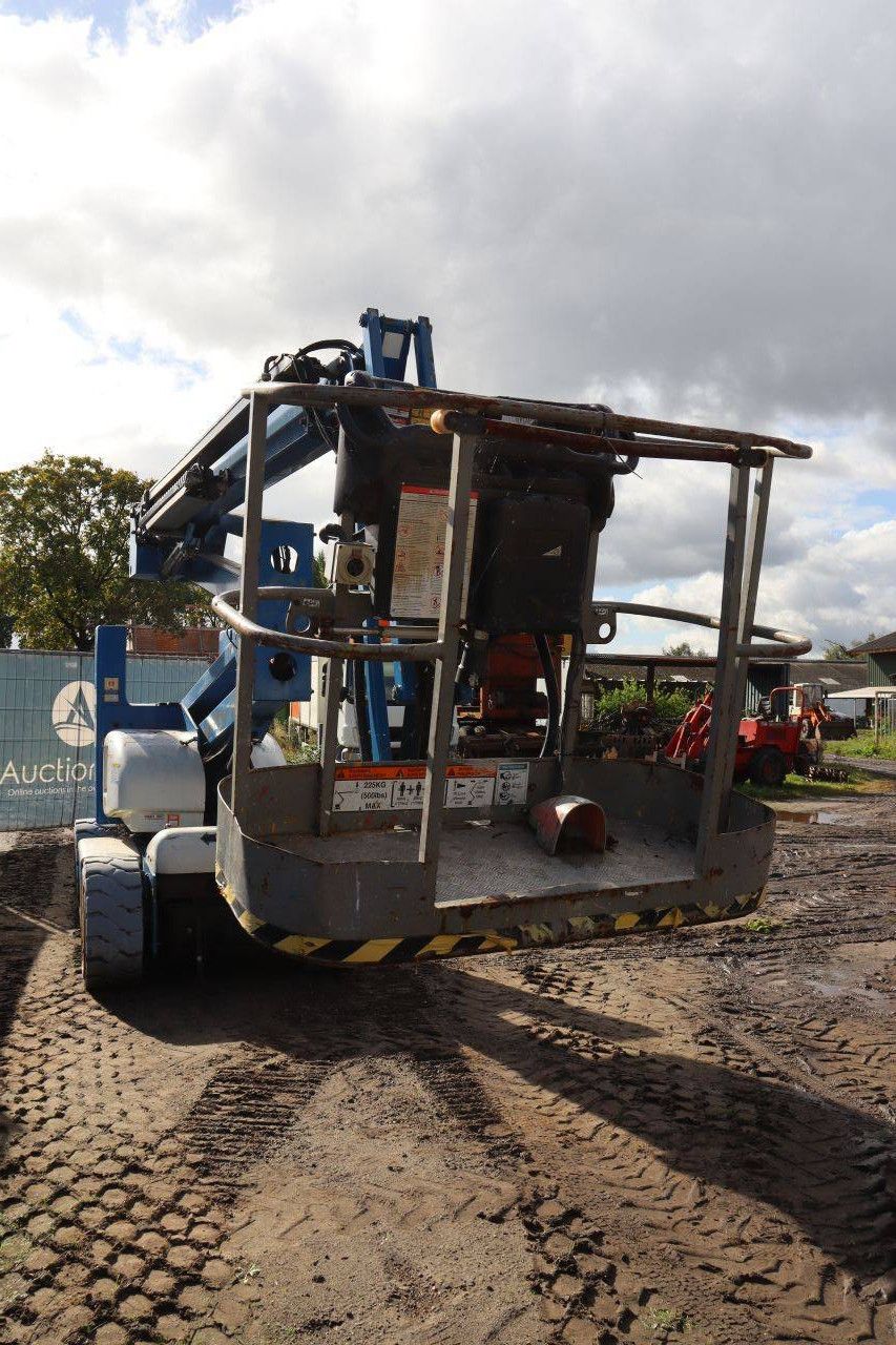 Niftylift HR15 NDE Articulated Boom Lift Electric+Diesel 225kg 15.6m 2011