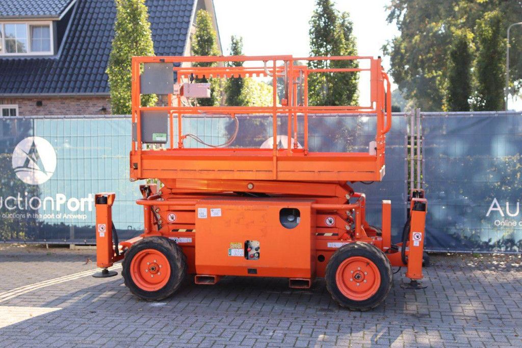 Skyjack SJ 6826RT Diesel Scissor Lift 567kg 9.9m 2016