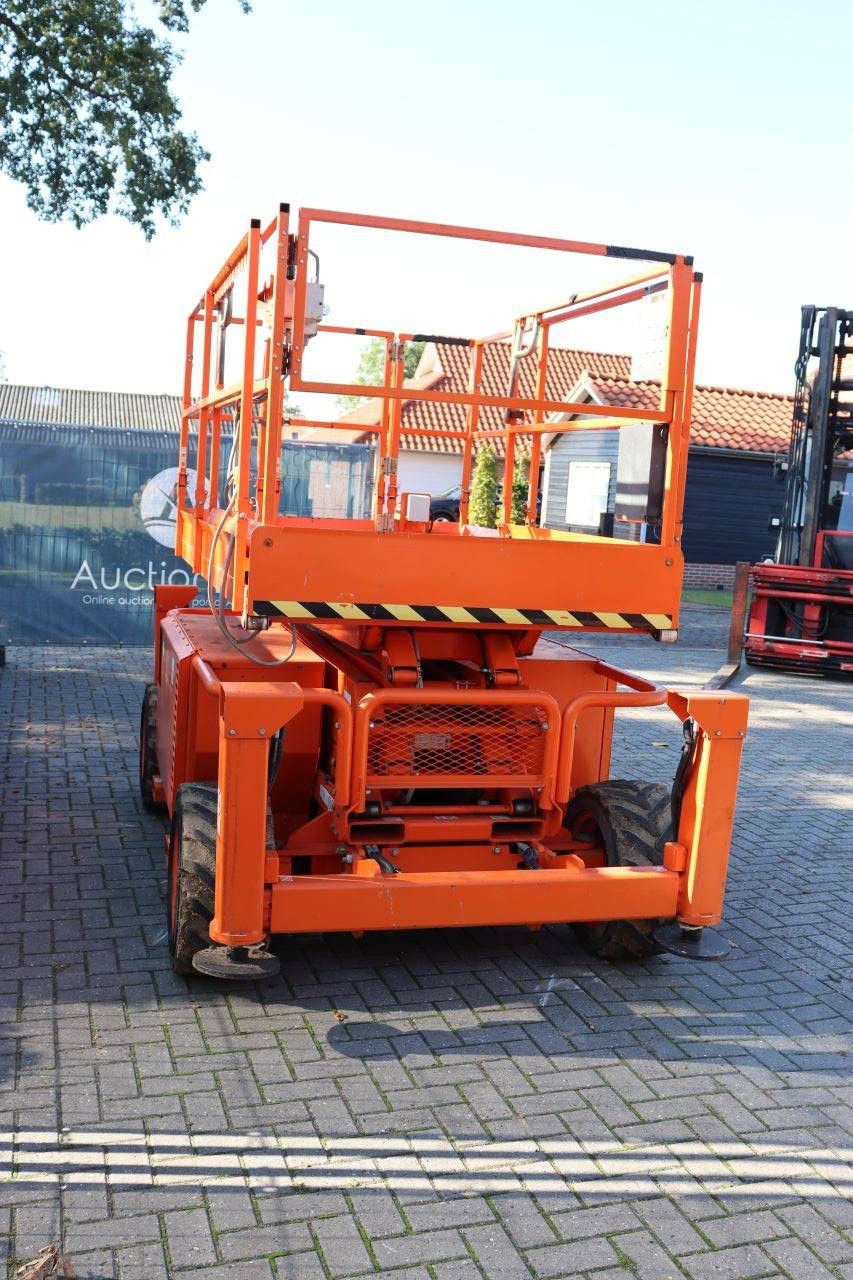 Skyjack SJ 6826RT Diesel Scissor Lift 567kg 9.9m 2016