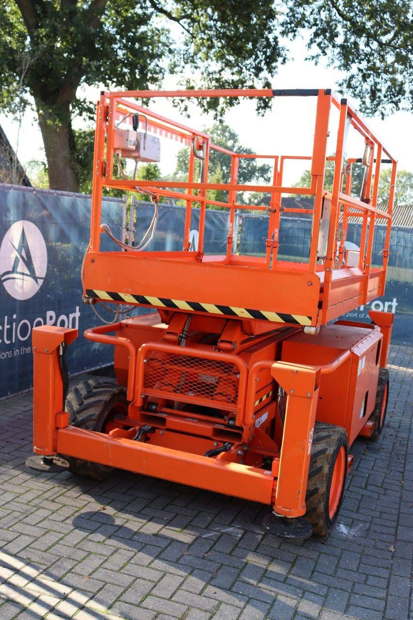 Skyjack SJ 6826RT Diesel Scissor Lift 567kg 9.9m 2016