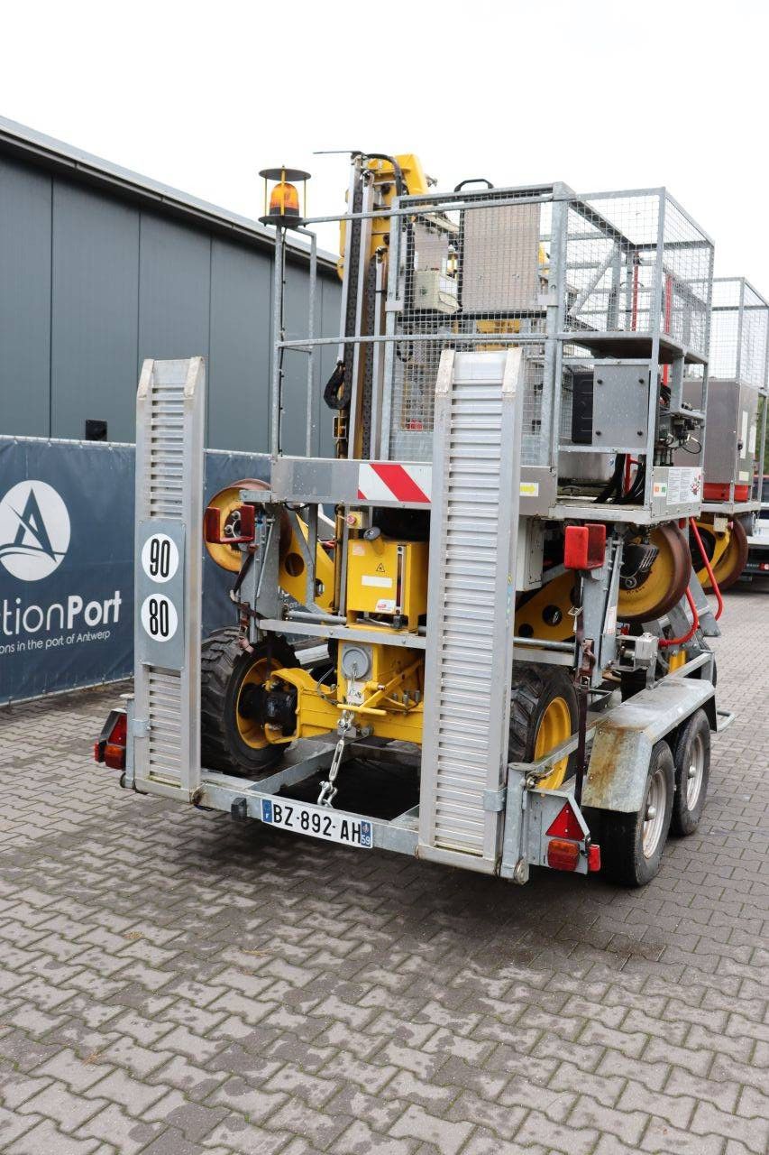 Trailer-Aerial Worker Combination France Elevateur LOR'AXE Diesel 120kg 8.05m 2011