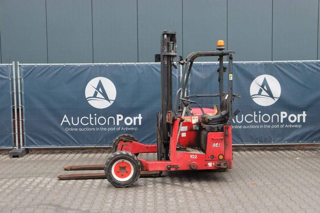 Moffett M4 20.3 Diesel-Mitnahmestapler, 2000 kg, 3,0 m, Baujahr 2009