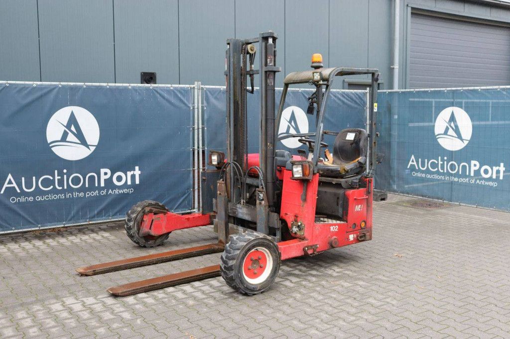 Moffett M4 20.3 Diesel-Mitnahmestapler, 2000 kg, 3,0 m, Baujahr 2009