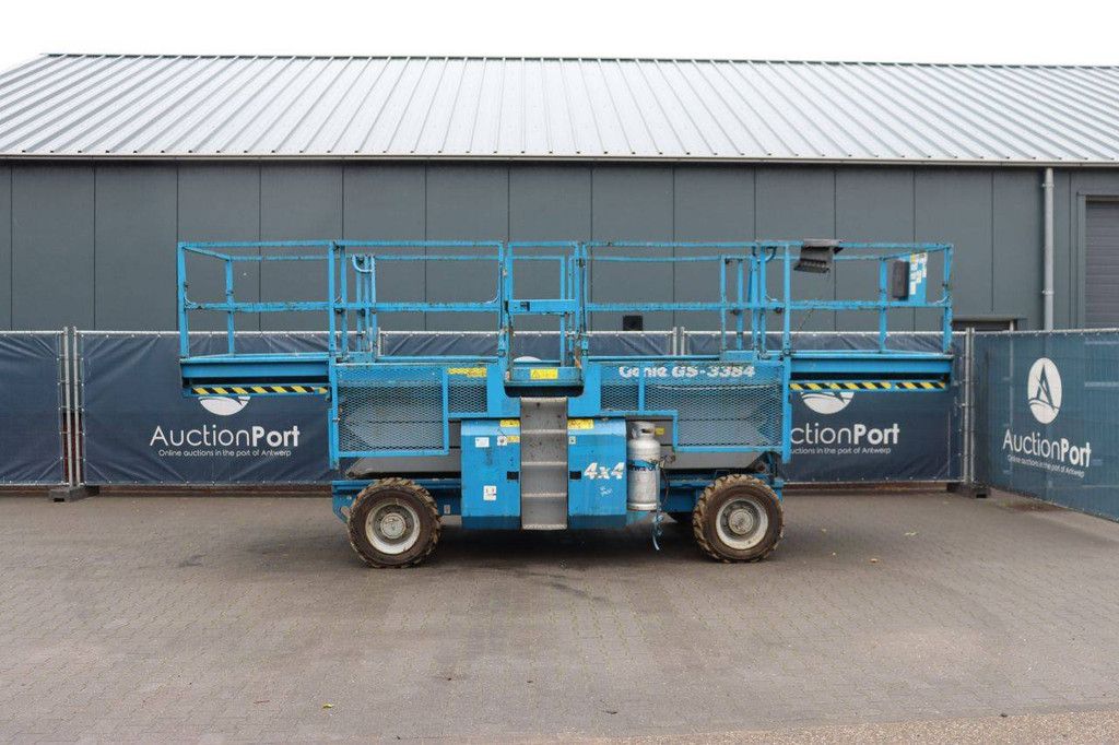 Scissor lift Genie GS-3384 LPG 2010