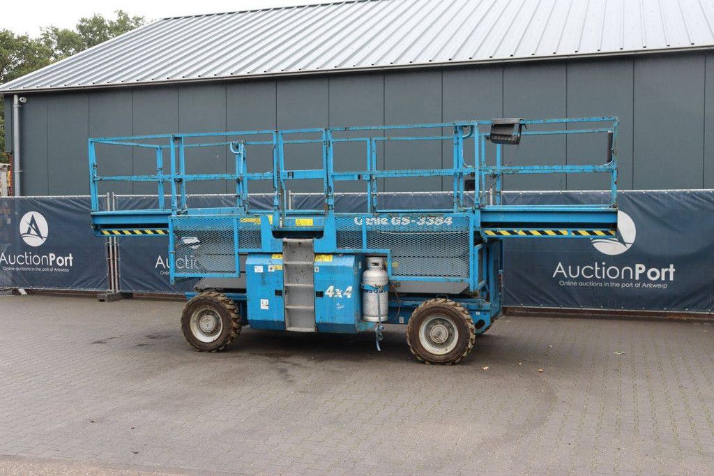 Scissor lift Genie GS-3384 LPG 2010